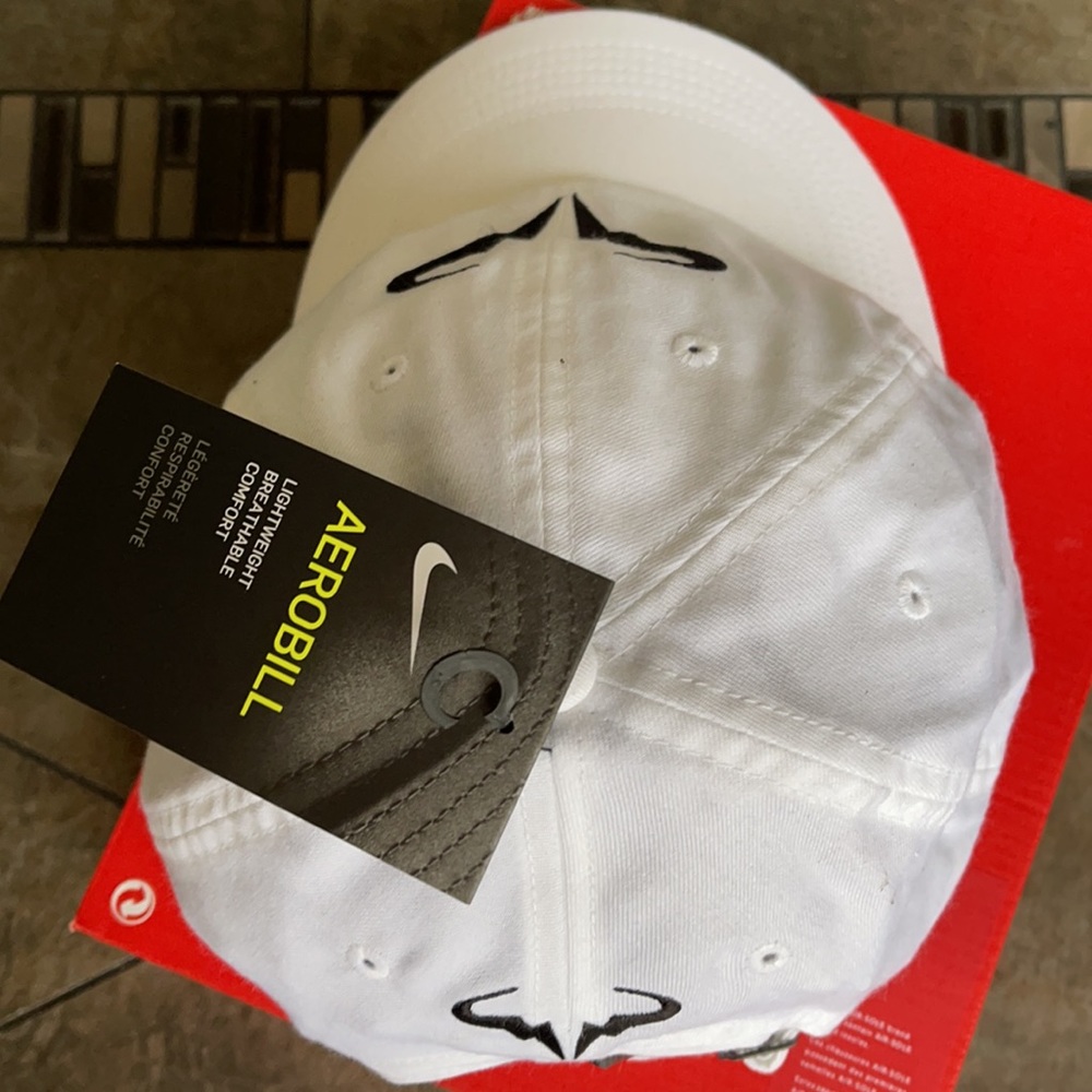 NIKE AEROBILL LIGHTWEIGHT BREATHABLE COMFORT CAP - Picture 12 of 16